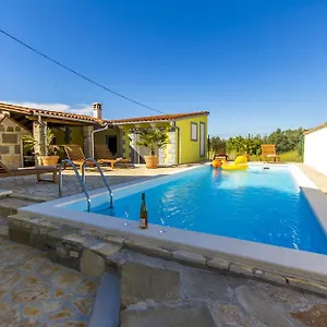 Holiday Bukovac Ferienhaus